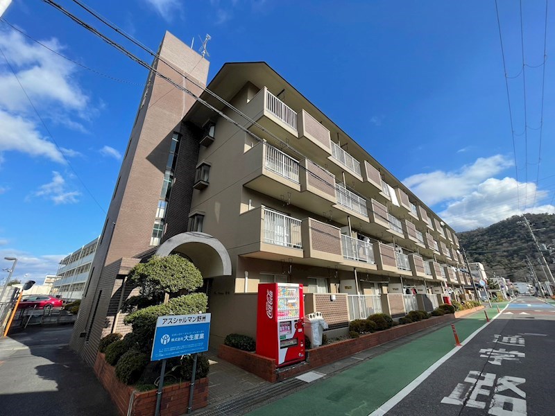 アスシャルマン野洲 302号室 外観