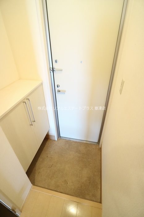 クレセント 玄関