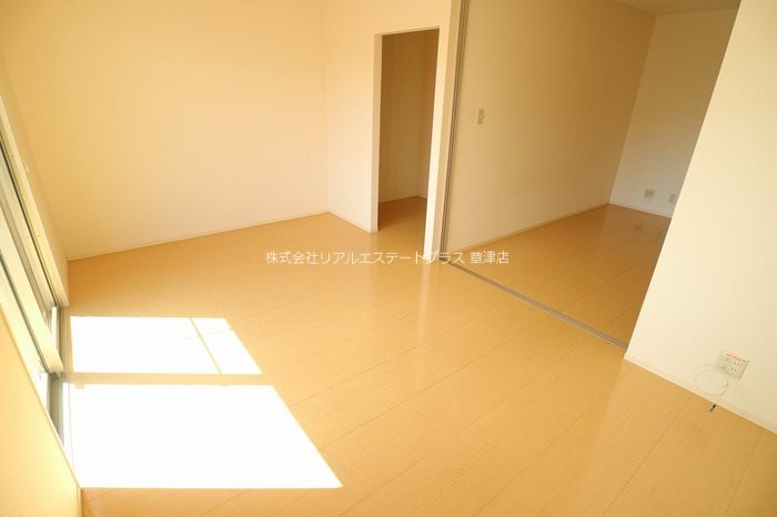 クレセント リビング