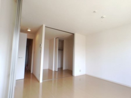 レセンテ出町　近江八幡市出町 リビング