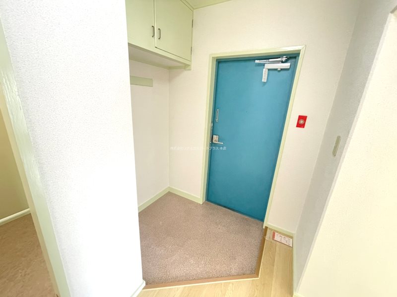 エルムハウス 玄関