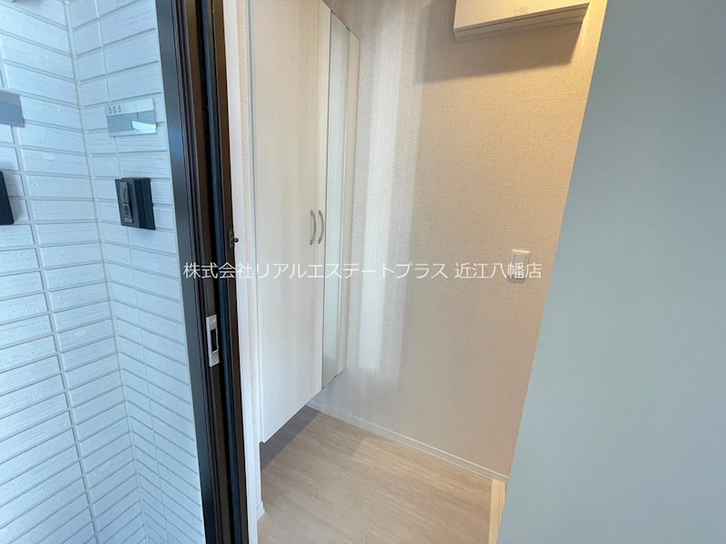シャルール 玄関