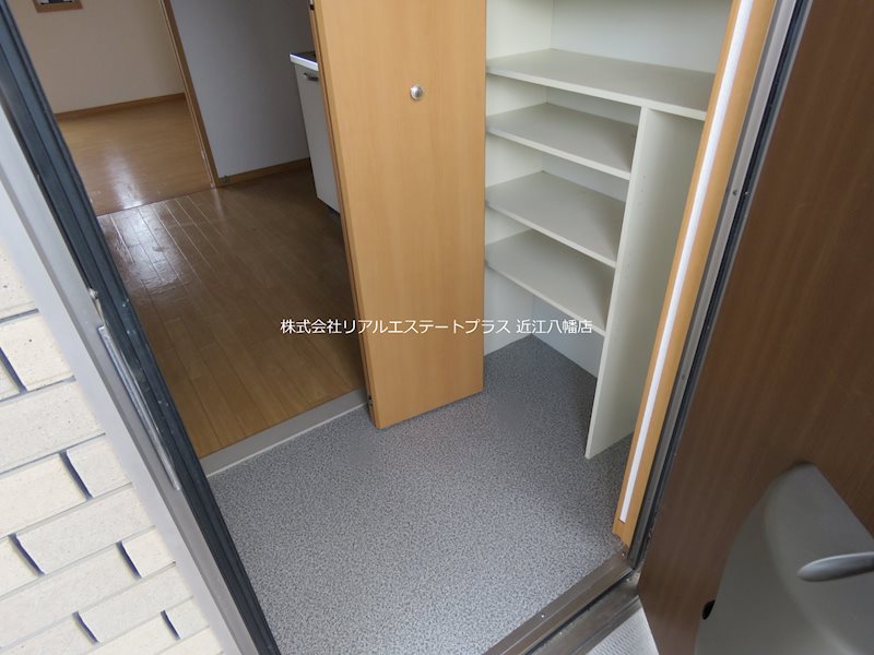 西谷第５ハイツ二番館 玄関
