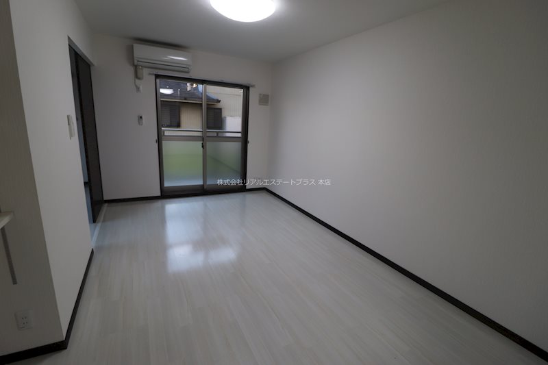 クレディ リビング