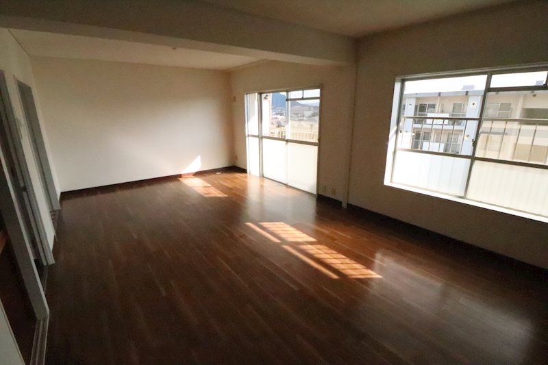 守山駅前東住宅4号棟 リビング