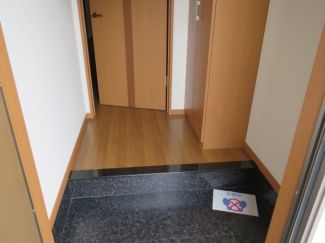 フリージア 玄関