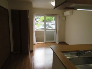 フリージア リビング