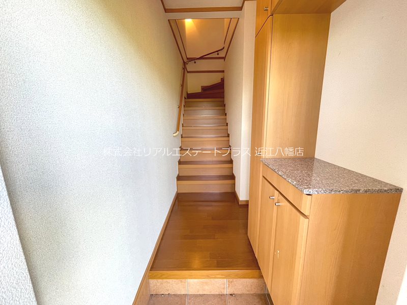 ランジェ・ドゥ・スリジエ 玄関