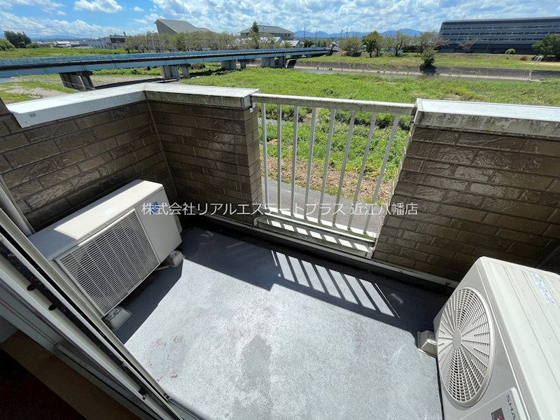 ランジェ・ドゥ・スリジエ ベランダ