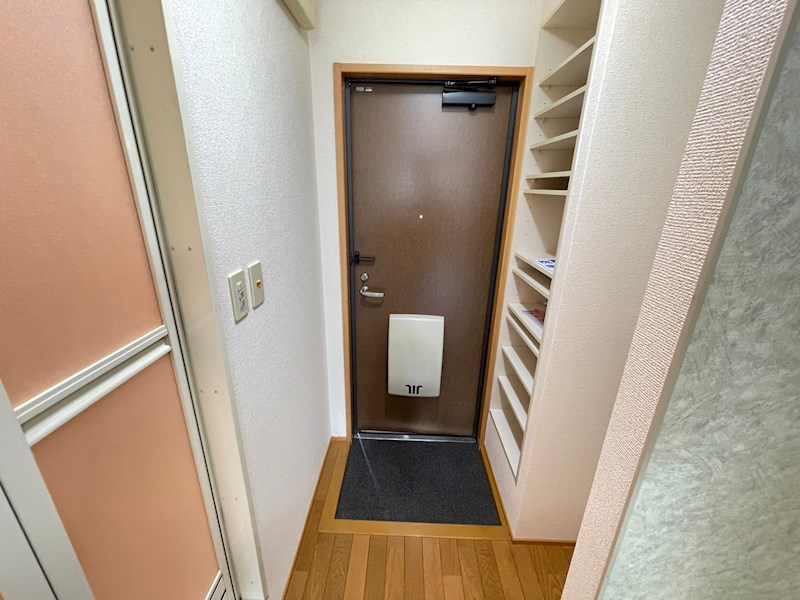 フラット茜 玄関