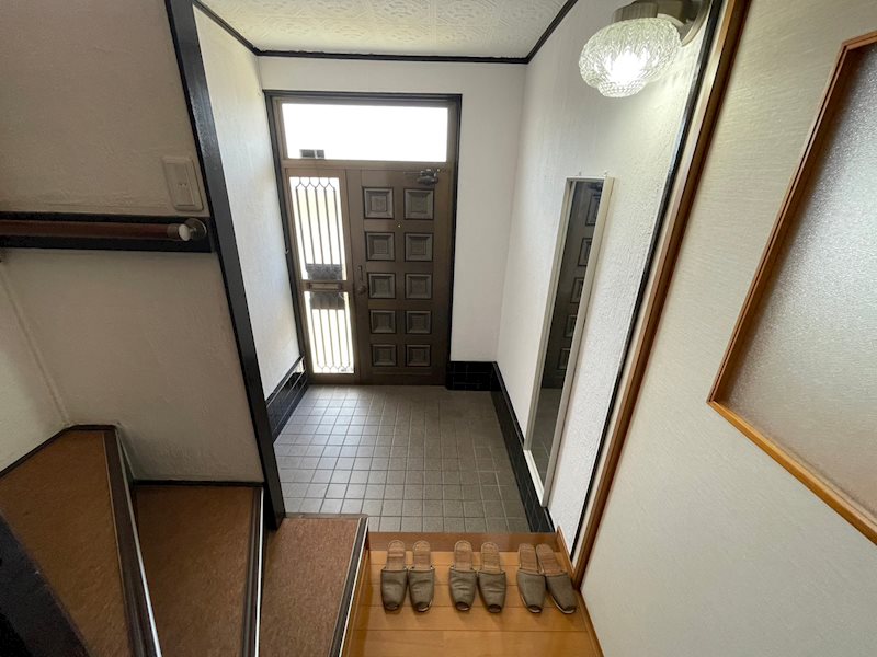 野洲市栄貸家 玄関