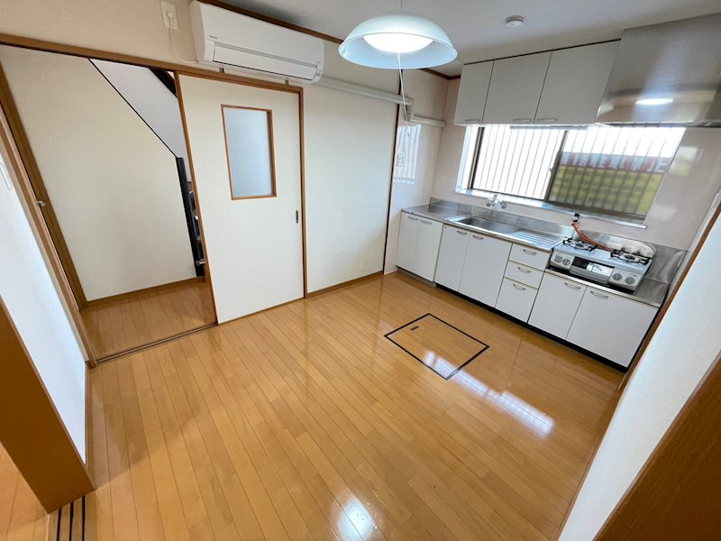 野洲市栄貸家 リビング