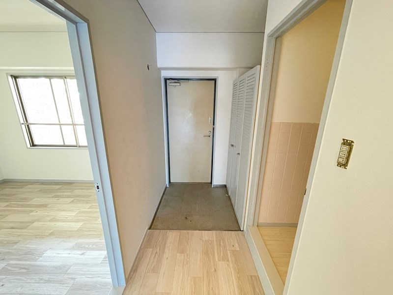 インテリジェントスクエア壱番館 玄関