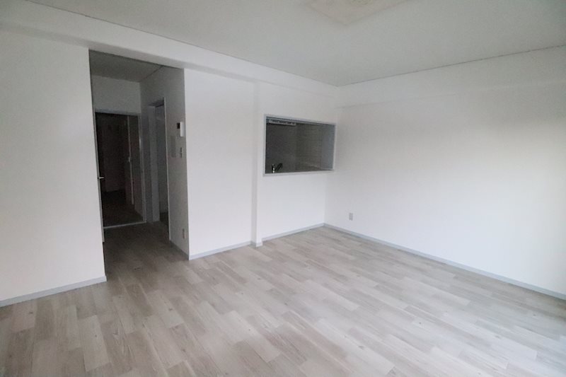 インテリジェントスクエア壱番館 リビング