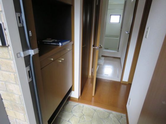 ドゥ・フォルティ 玄関