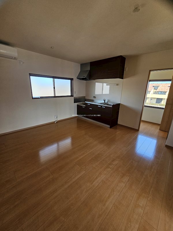 スリーパイン リビング