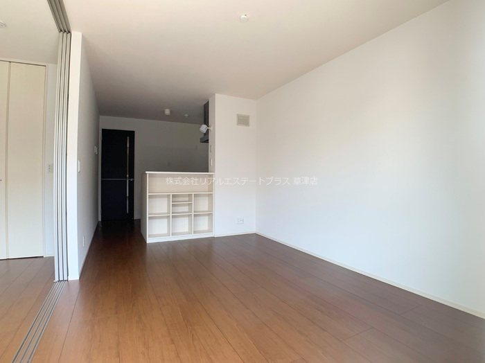 シャン・リアンＴ.Ｙ リビング