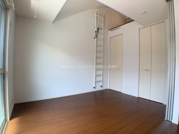 シャン・リアンＴ.Ｙ ベッドルーム