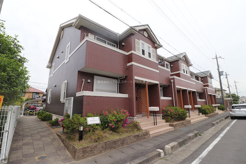 レフィナード 外観