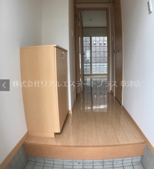 メゾンド北野 玄関