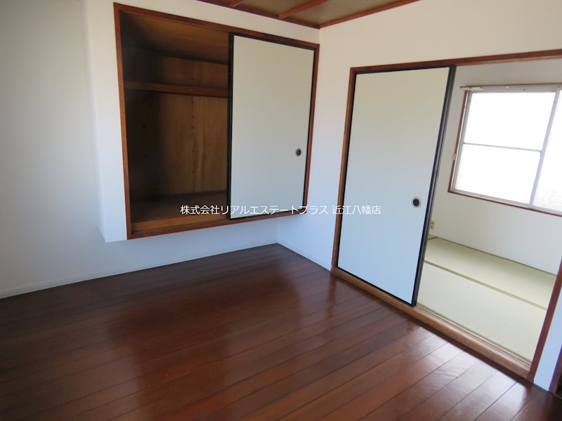 栄N借家 ベッドルーム