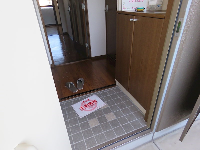 メープルタウン北野 玄関