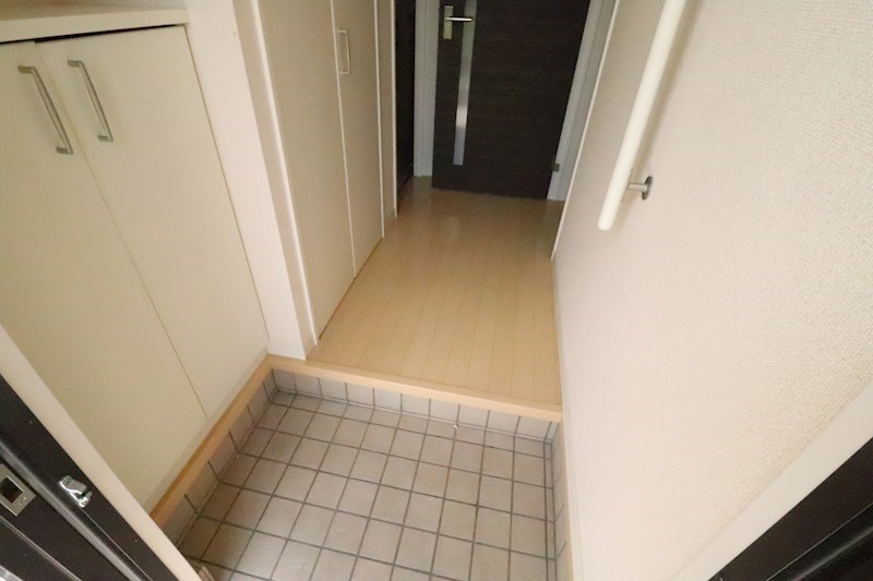 フェラーリスティ 玄関