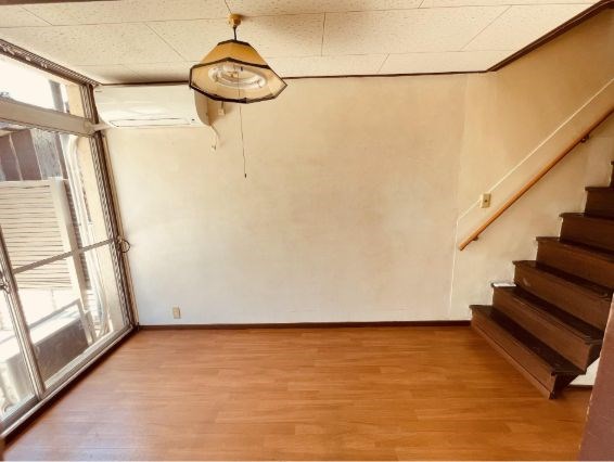 タイハイツ東出  リビング