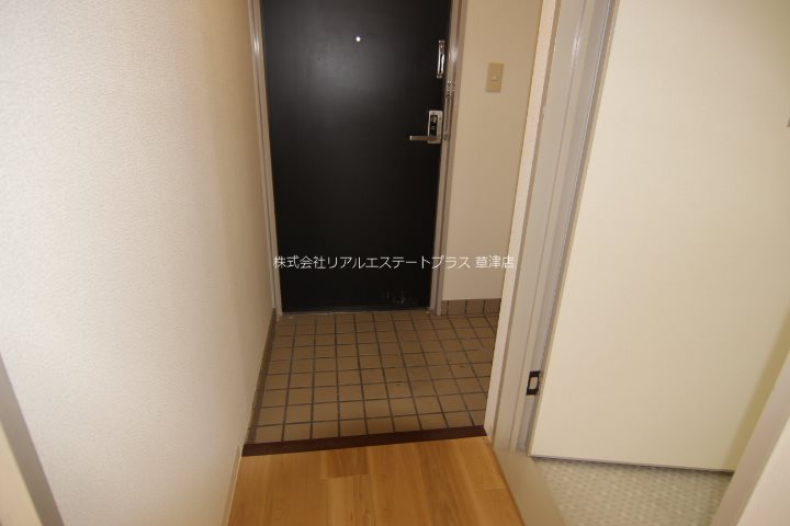 ハイクレストマンション   玄関