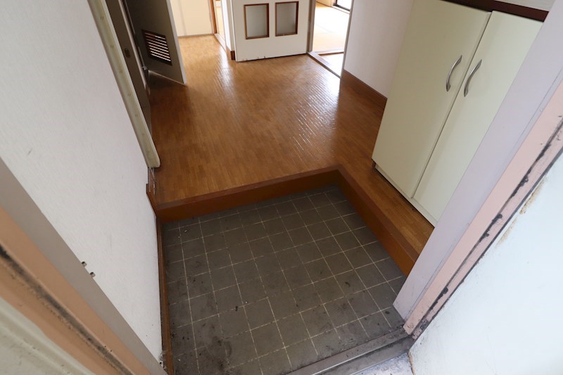 ワイズマンション栗東  玄関