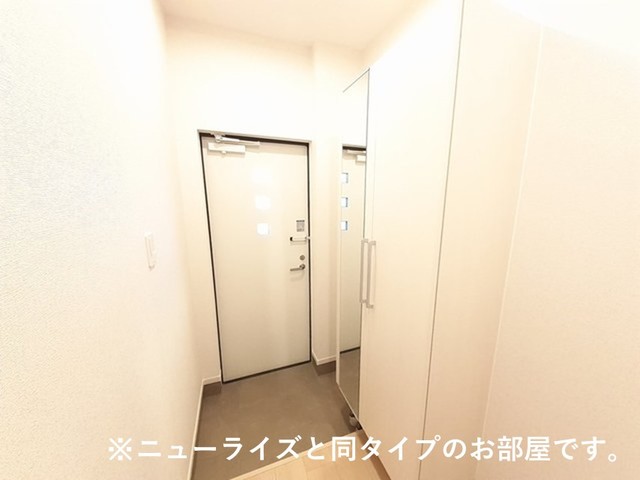 サニープレイス若宮Ⅱ番館 玄関