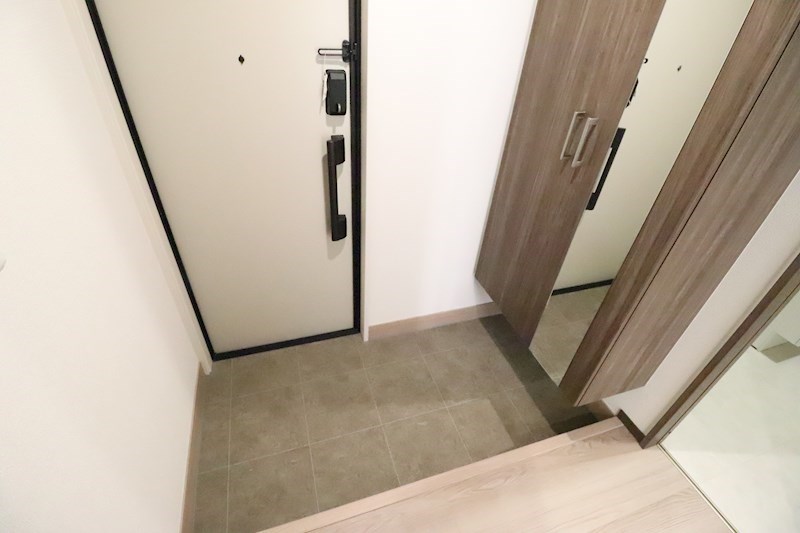 シェノン栗東 玄関