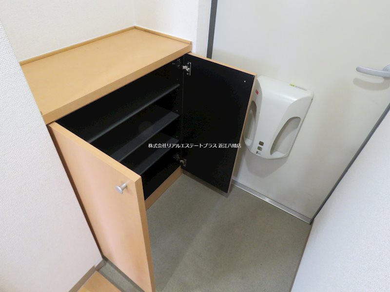 シャトレー伍番館 玄関