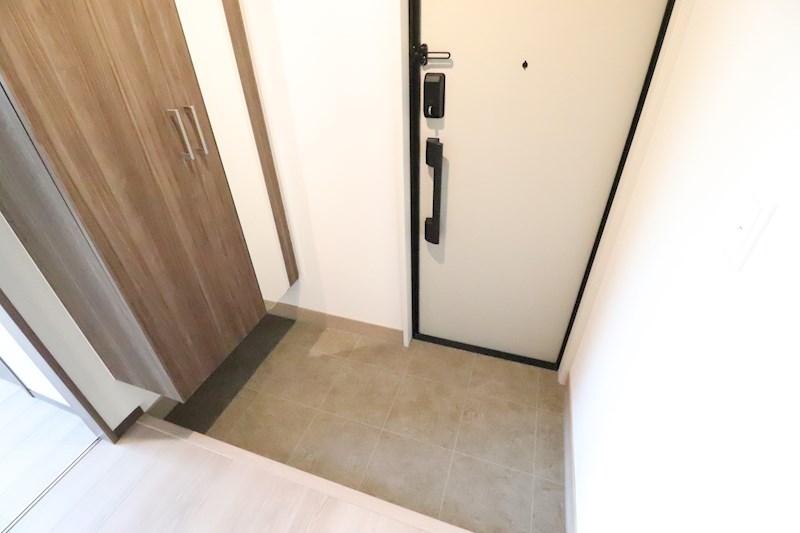 シェノン栗東 玄関