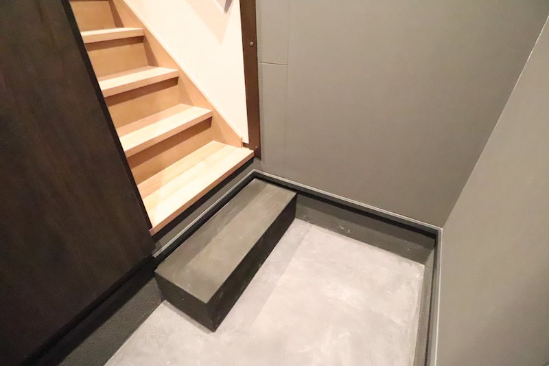 ビエノス欲賀 玄関