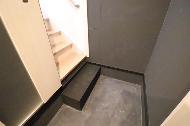 ビエノス欲賀 玄関
