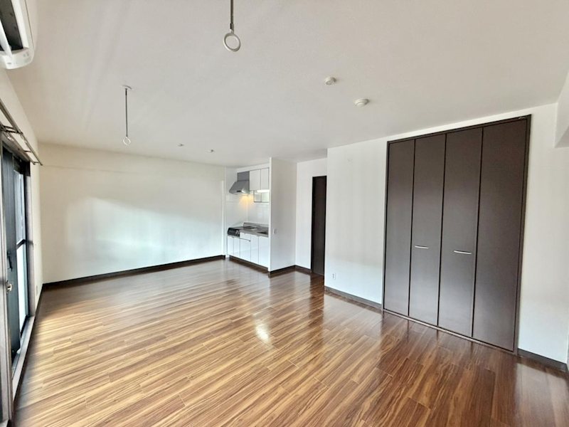 ロイヤル伊勢 リビング