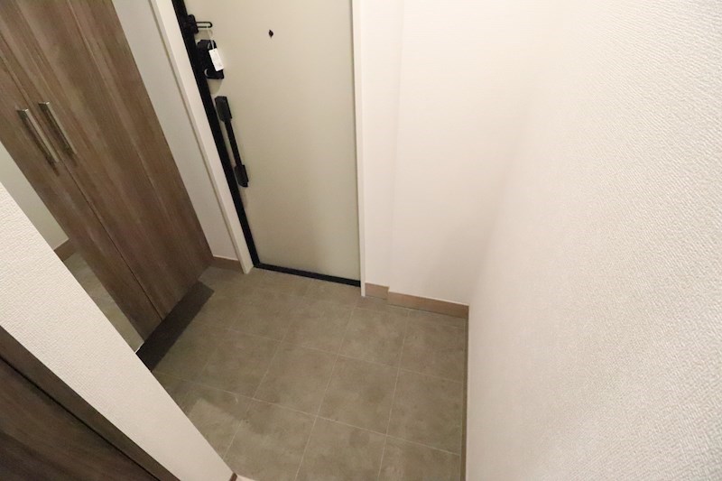 シェノン栗東 玄関