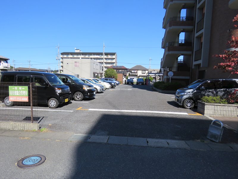ツインオークス 駐車場