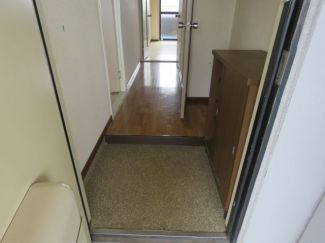 ピュアメイト山崎 玄関