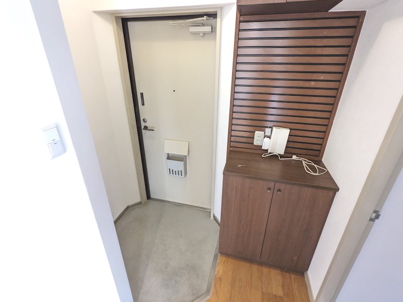 ラスディ守山 玄関