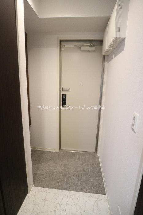 クレアシオンコート 玄関