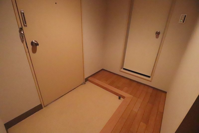 琵琶湖プラザ 玄関