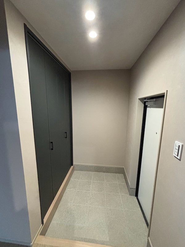 ビエノス焔魔堂 玄関