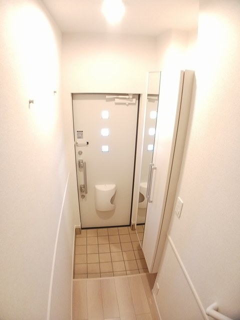 ノイエスレーベン 玄関