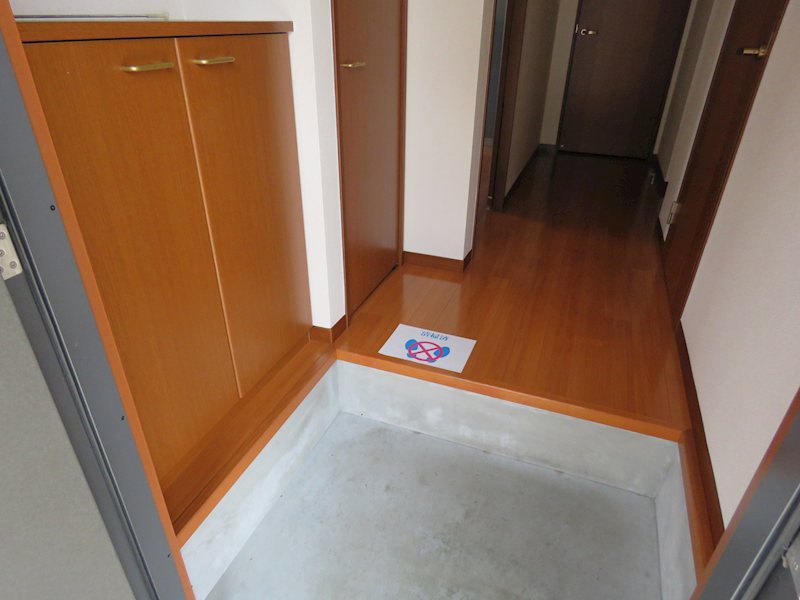 リーフコースト 玄関