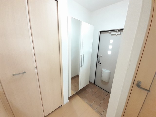 ブローテＢ 玄関