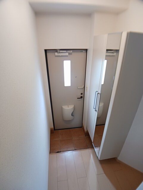 メゾンカルムＮ 玄関