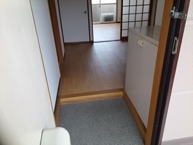 エクセルカーサ 玄関