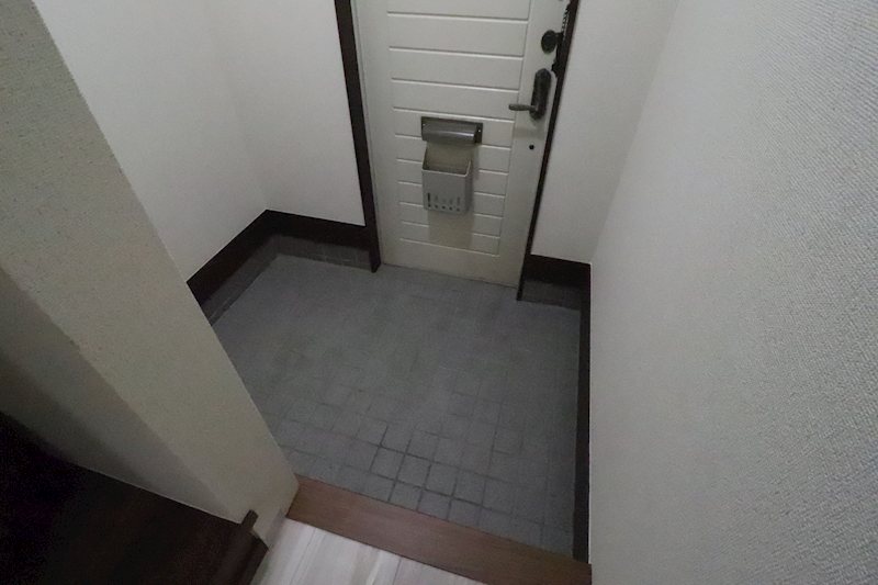 泉ハイライフタウン 玄関
